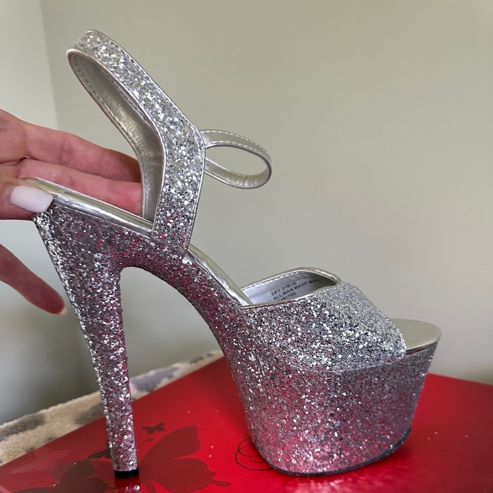 New in box Pleaser silver glitter platforms size 10